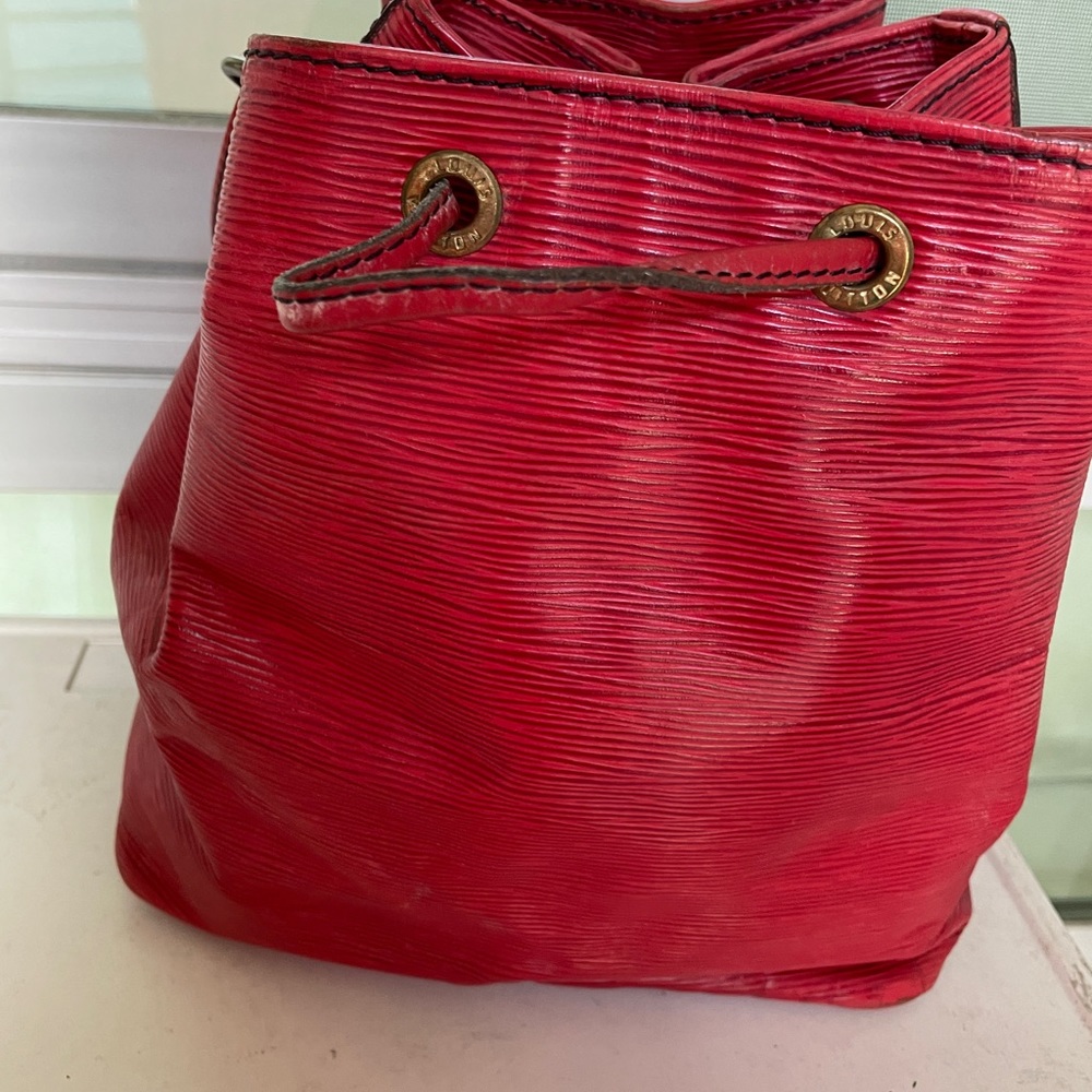 Vintage Louis Vuitton Red Epi Petite Noe - Picture 4 of 12